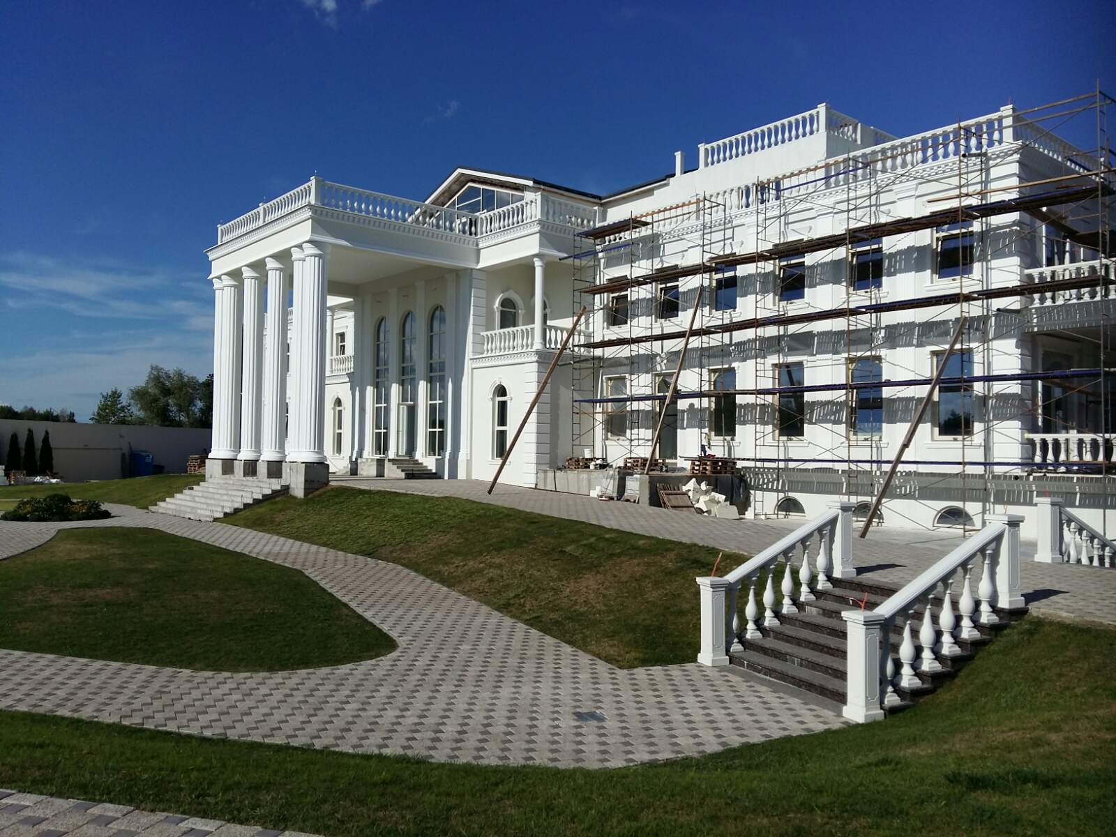 Jak pracujemy w warunkach wojny